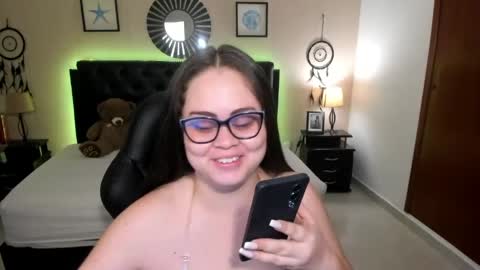 Snapshot of _oliviajoness chatting on 04.23.26 Olivia jones online show from 04.23.26