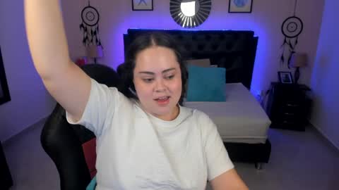 Snapshot of _oliviajoness chatting on 04.24.26 Olivia jones online show from 04.24.26