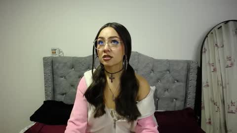 Paris online show from 12.22.25