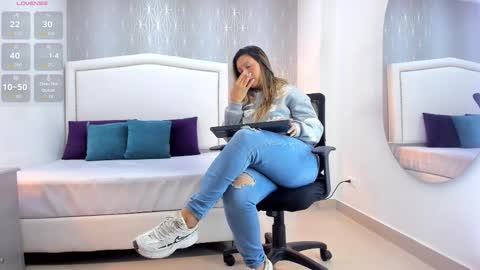  peach1  online show from 03.18.26