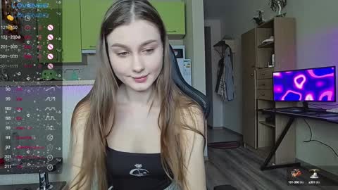 Snapshot of _pinkypie__ chatting on 12.12.24 Lili online show from 12.12.24