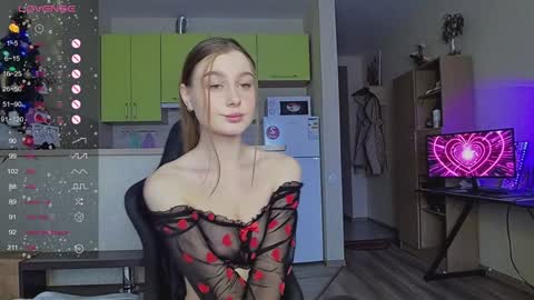 Snapshot of _pinkypie__ chatting on 01.17.25 Lili online show from 01.17.25