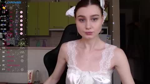 Snapshot of _pinkypie__ chatting on 01.19.25 Lili online show from 01.19.25