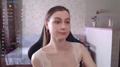 Snapshot of _pinkypie__ chatting on 03.06.25 Lili online show from 03.06.25