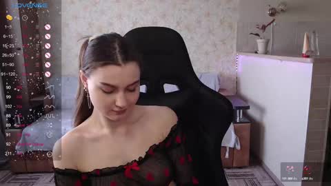 Snapshot of _pinkypie__ chatting on 03.10.25 Lili online show from 03.10.25