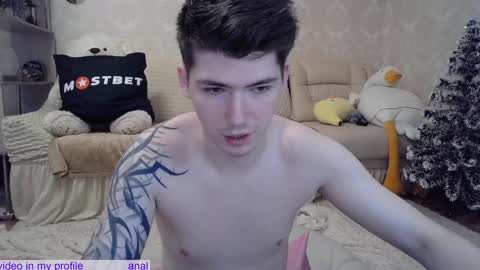 _pretty_fox_ online show from 12.12.24