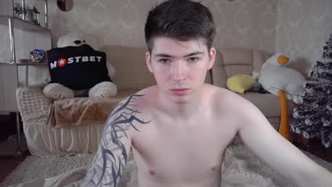 _pretty_fox_ online show from 12.13.24