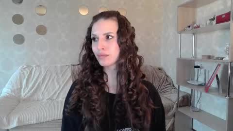 _pretty_fox_ online show from 10.28.25