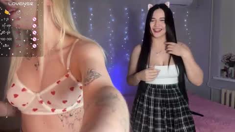 Snapshot of _pretty_ladies_ chatting on 01.14.26 Ellie and Nika online show from 01.14.26