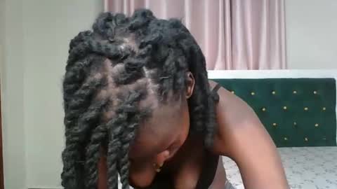 Snapshot of _pretty_savage chatting on 04.16.26 savage online show from 04.16.26