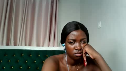 Snapshot of _pretty_savage chatting on 05.24.26 savage online show from 05.24.26