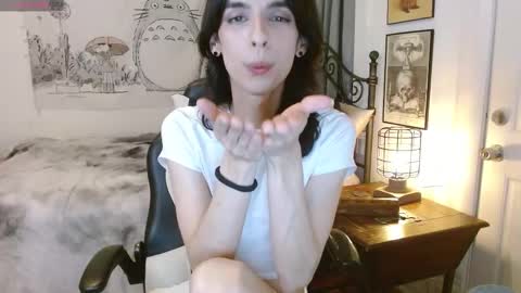 Snapshot of _ravencoxx_ chatting on 10.13.25 Raven online show from 10.13.25