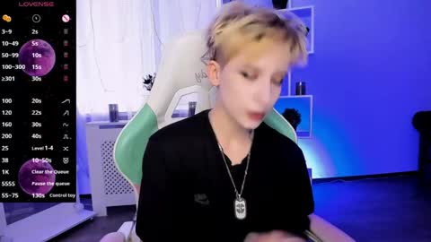 Snapshot of _rein_ramm chatting on 04.19.26 Rein online show from 04.19.26