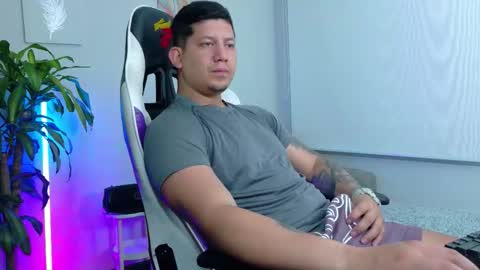 Snapshot of _robertobaggio chatting on 02.04.26 Roberto online show from 02.04.26