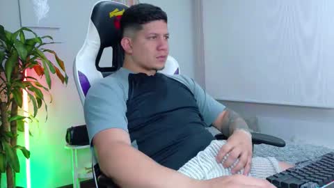 Snapshot of _robertobaggio chatting on 02.07.26 Roberto online show from 02.07.26