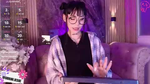 Snapshot of _sabrinaa_1 chatting on 12.02.25 Sabrina online show from 12.02.25