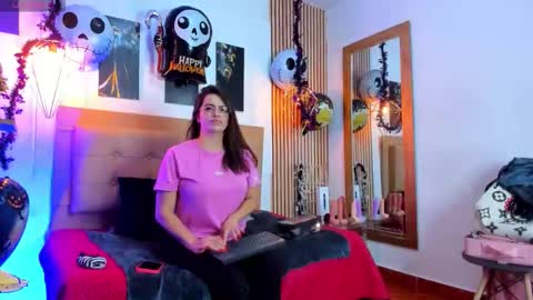Snapshot of _samanthaa_foxx chatting on 10.23.25 SAMANTHA FOX online show from 10.23.25