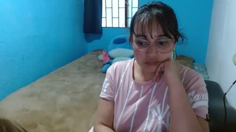 Snapshot of _sammanttha chatting on 12.17.24 Sammy online show from 12.17.24