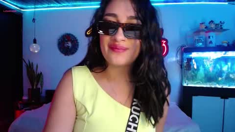 Snapshot of _santalove_ chatting on 01.10.25 SantaLove online show from 01.10.25