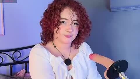 Snapshot of _sarahrose chatting on 06.16.26 Sara online show from 06.16.26