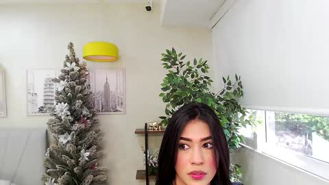 Snapshot of _sassy_girl chatting on 12.16.24 Sassy Girl online show from 12.16.24