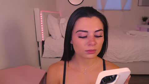 Snapshot of _savazar chatting on 12.16.24 Savazar online show from 12.16.24