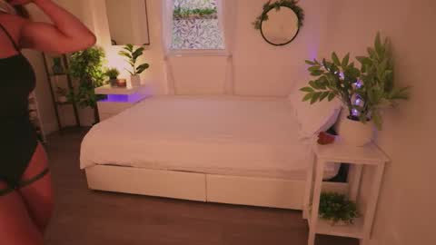 Savii online show from 11.23.25