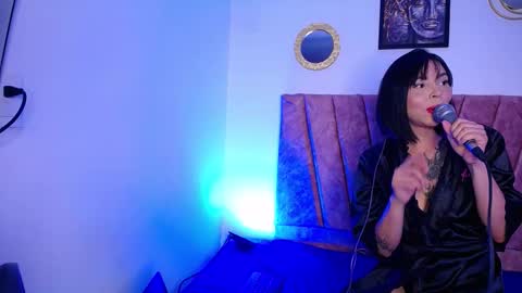 Snapshot of _scarlet_joness_ chatting on 10.12.25 SCARLET online show from 10.12.25