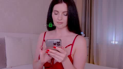 Snapshot of _seductive_ chatting on 06.14.26 Alya online show from 06.14.26