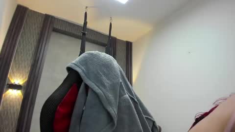 Snapshot of _selene_red chatting on 05.25.26 Selene online show from 05.25.26