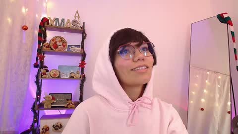 Snapshot of _sensualkitten_ chatting on 12.29.24 Laura online show from 12.29.24