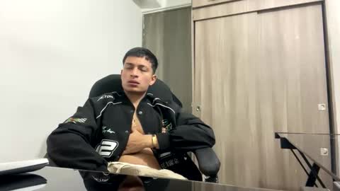 Juan Pablo-independent model online show from 02.16.25