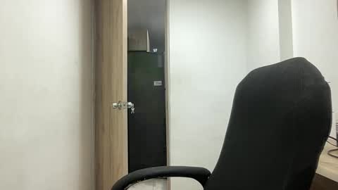 Juan Pablo-independent model online show from 10.05.25