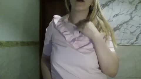 Snapshot of _sexyxsveta_ chatting on 05.20.26 SexyXSveta online show from 05.20.26