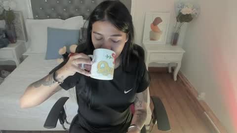 Snapshot of _sharloth chatting on 05.25.26 Sharlot online show from 05.25.26