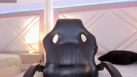 Snapshot of _shayra_ chatting on 03.11.25 Shayra online show from 03.11.25