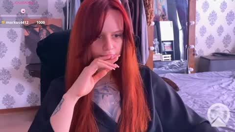 Snapshot of _slutty_fox_ chatting on 05.02.26 Alice online show from 05.02.26