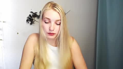 Snapshot of _snow_queen__ chatting on 05.19.26 Rachel online show from 05.19.26