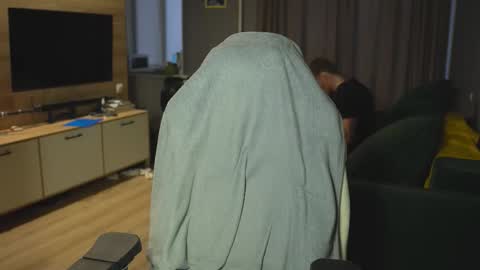 OLIVERpvt is open online show from 11.06.25