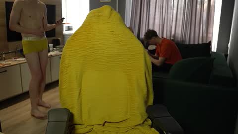 OLIVERpvt is open online show from 03.15.26