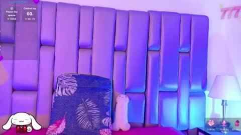 Snapshot of _sowy_venus_ chatting on 04.22.26 V E N U S online show from 04.22.26