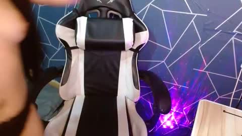 Snapshot of _spicyjane chatting on 11.08.25 _spicyjane online show from 11.08.25