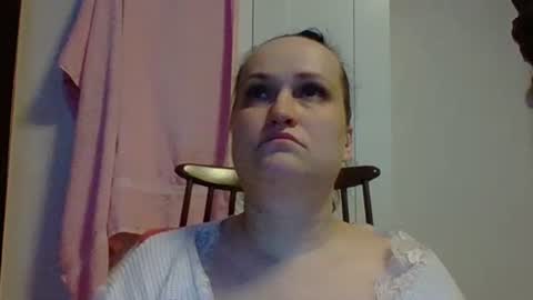 Snapshot of _squirty_pussyyy_ chatting on 03.11.25 Melisa online show from 03.11.25
