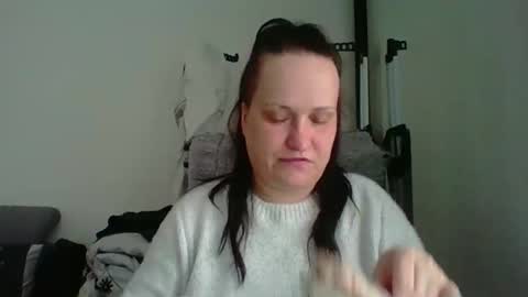 Snapshot of _squirty_pussyyy_ chatting on 11.05.25 Melisa online show from 11.05.25