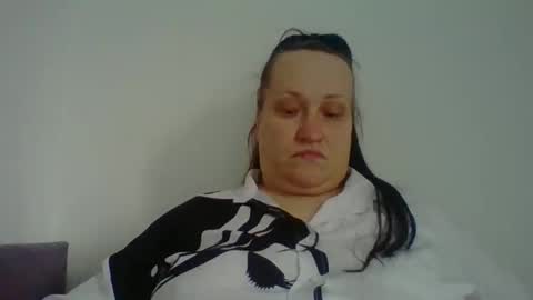 Snapshot of _squirty_pussyyy_ chatting on 11.23.25 Melisa online show from 11.23.25