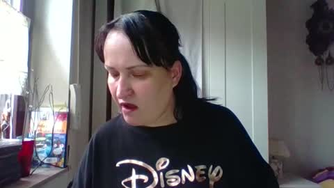 Snapshot of _squirty_pussyyy_ chatting on 12.18.25 Melisa online show from 12.18.25