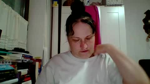Snapshot of _squirty_pussyyy_ chatting on 06.23.26 Melisa online show from 06.23.26