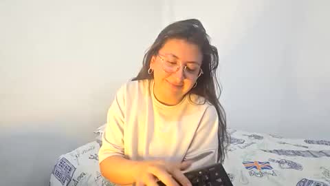 Snapshot of _sweet_melodyy chatting on 05.24.26 _sweet_melodyy online show from 05.24.26