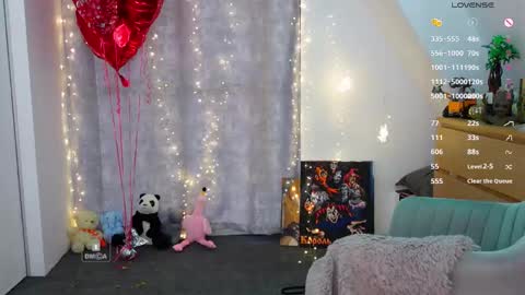 Snapshot of _sweetcams_ chatting on 02.26.26 Dasha online show from 02.26.26