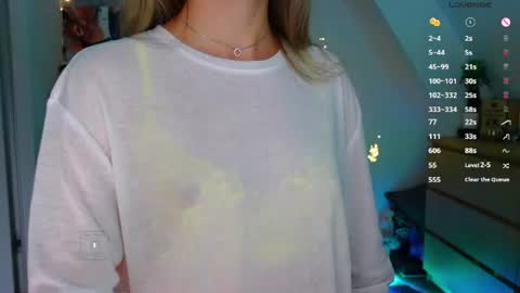 Snapshot of _sweetcams_ chatting on 07.16.26 Dasha online show from 07.16.26